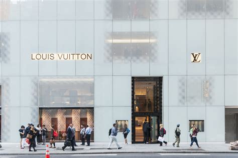 louis vuitton 5th ave store.